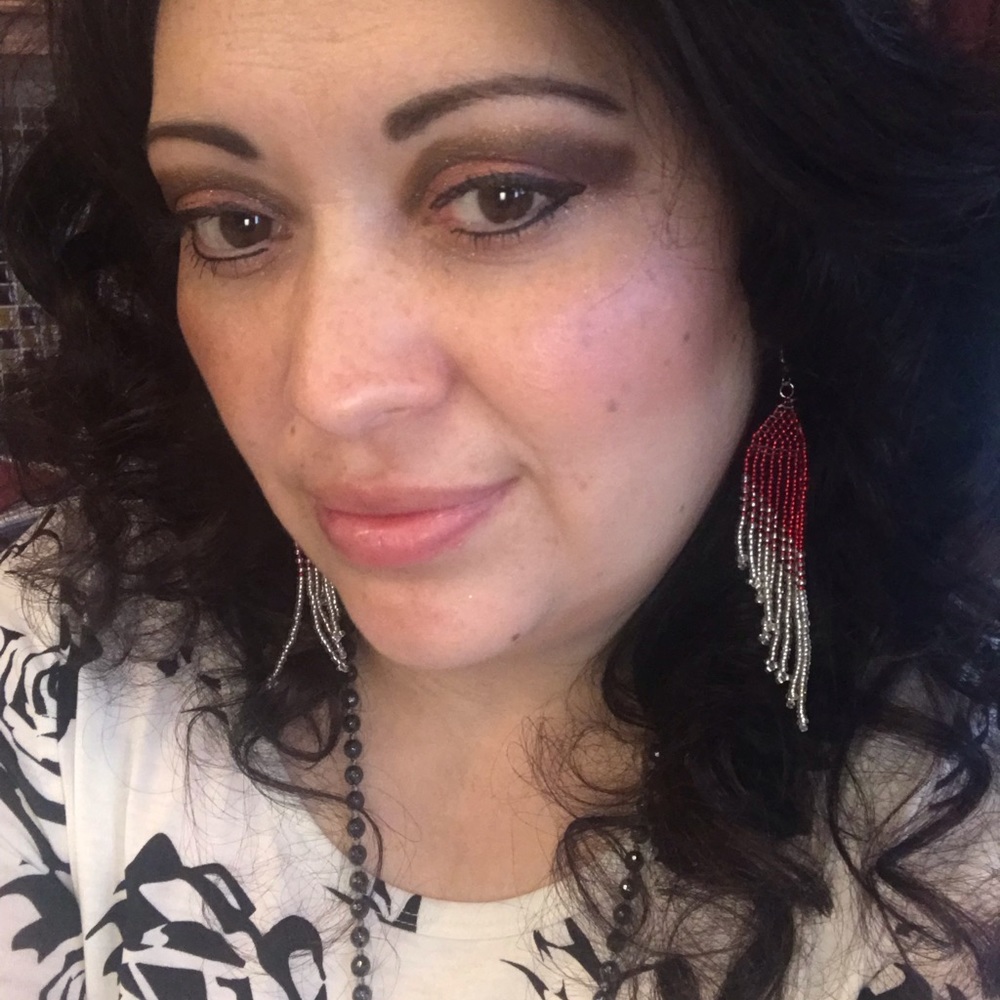VC Design beaded earrings - Picture 2 of 4